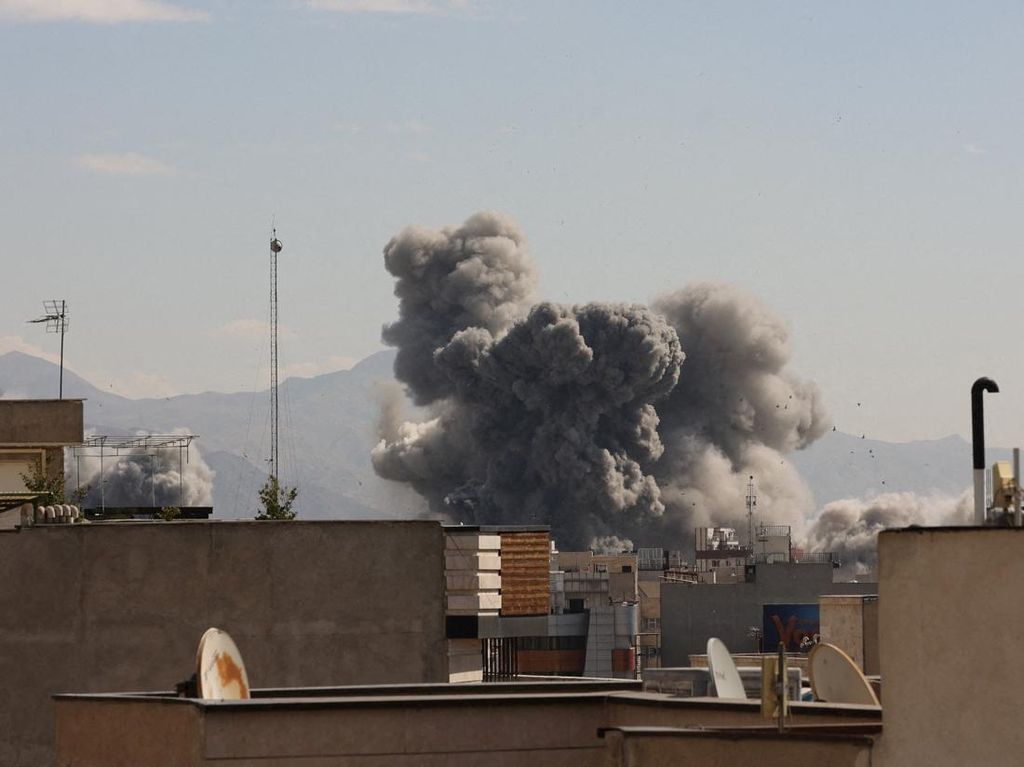 Tanda Tanya soal Rusia-China saat Iran Dibombardir Israel-AS